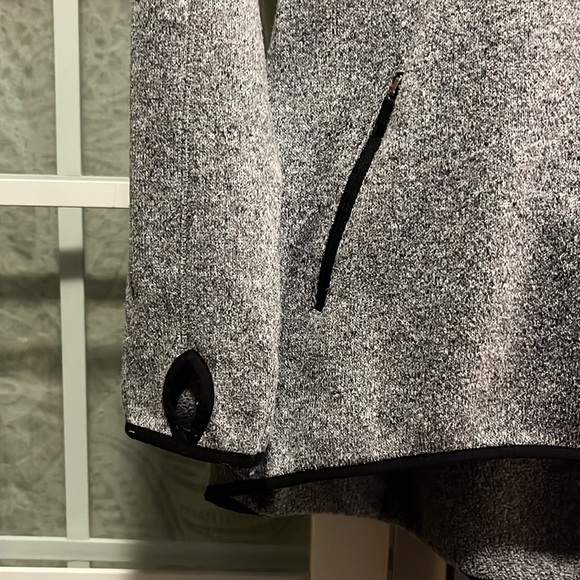 Old navy active size large sweatshirt - Picture 2 of 3